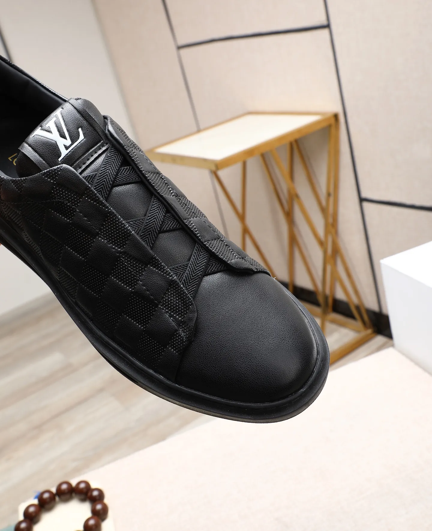 Men's shoes 💰460 【LOUIS VUITTON】Louis Vuitton 2 new products 👟Milan fashion show style 🇰🇾🇰🇾LV family logo, celebrity style, a must-have for fashionistas ⚠️Imported materials ➕Cow leather ➕Breathable leather lining ➕Special outsole 👞Number 38-44 (45 46 custom-made)